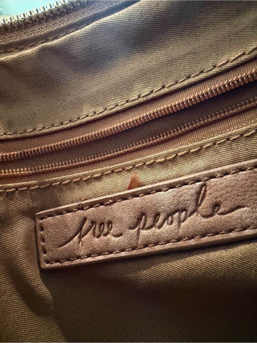 Free People Laurie Vegan Cognac Crossbody Bag Zip/Slit Pockets Adjustable Strap - Picture 6 of 10